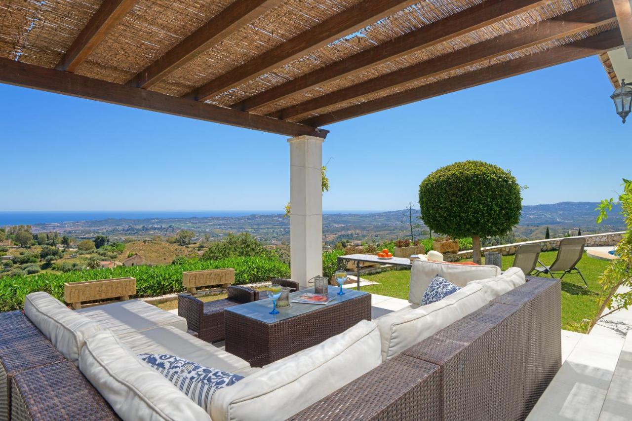 La Escala - 6 Bedroom Villa With Pool 米哈斯 外观 照片