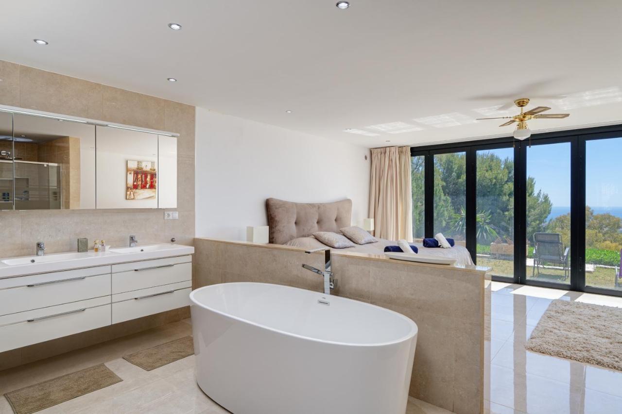 La Escala - 6 Bedroom Villa With Pool 米哈斯 外观 照片
