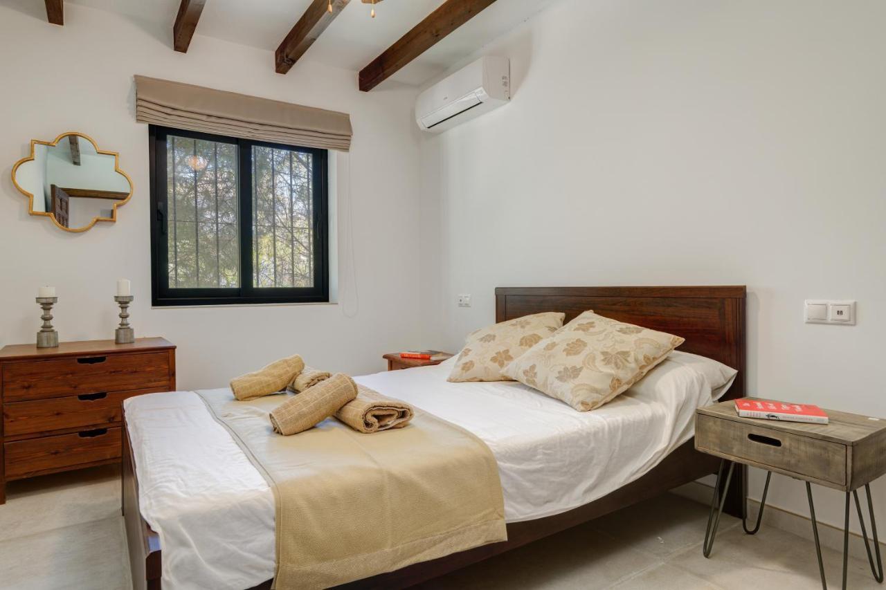 La Escala - 6 Bedroom Villa With Pool 米哈斯 外观 照片