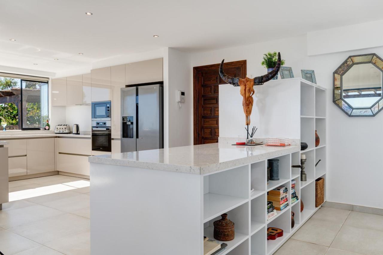 La Escala - 6 Bedroom Villa With Pool 米哈斯 外观 照片
