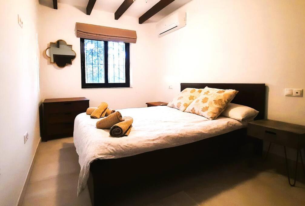 La Escala - 6 Bedroom Villa With Pool 米哈斯 外观 照片