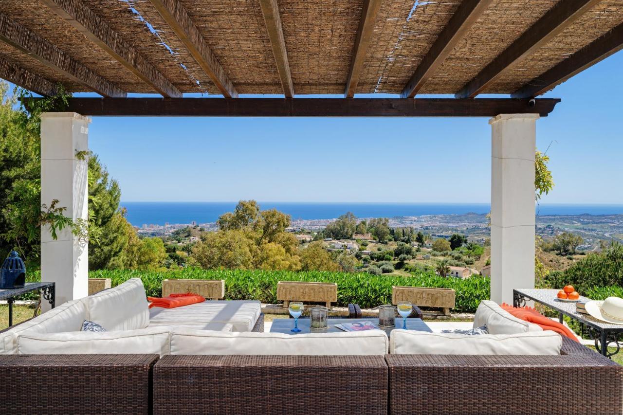 La Escala - 6 Bedroom Villa With Pool 米哈斯 外观 照片