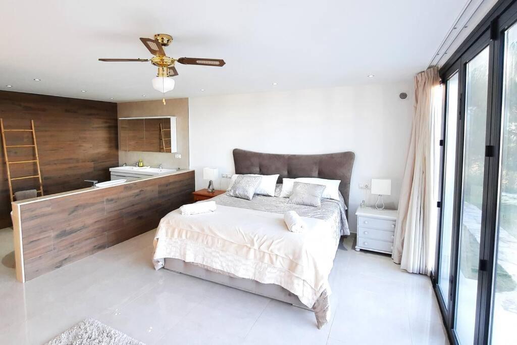 La Escala - 6 Bedroom Villa With Pool 米哈斯 外观 照片