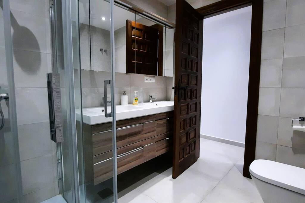 La Escala - 6 Bedroom Villa With Pool 米哈斯 外观 照片