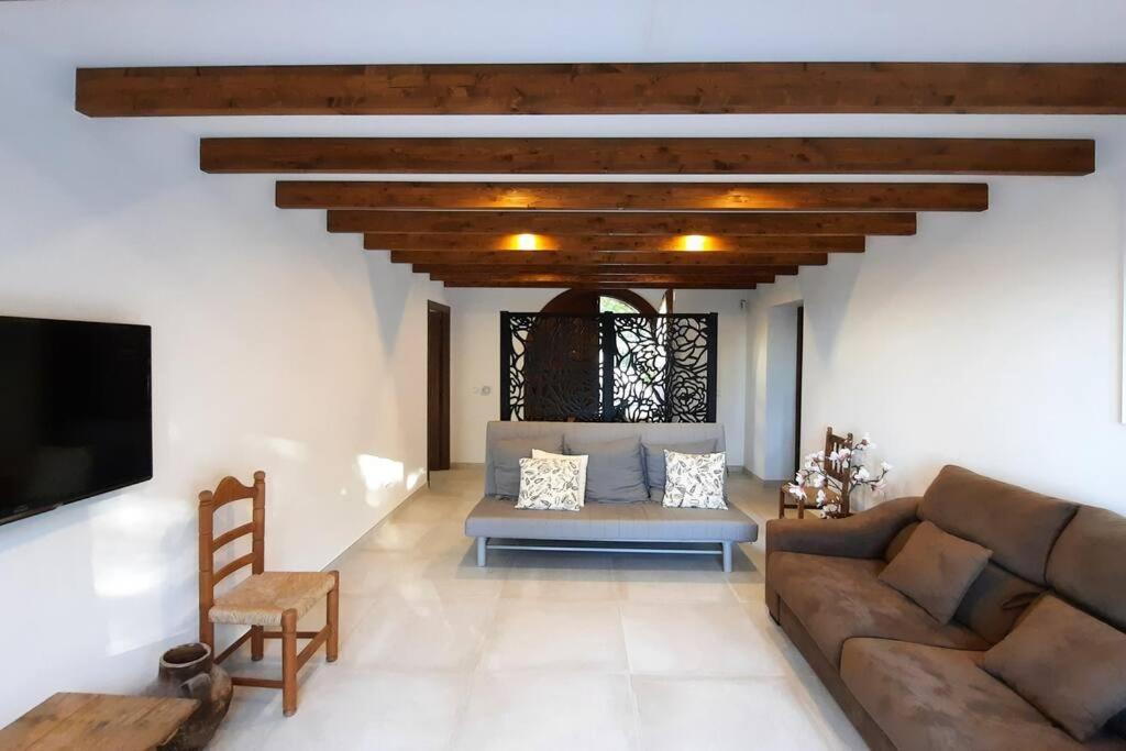 La Escala - 6 Bedroom Villa With Pool 米哈斯 外观 照片