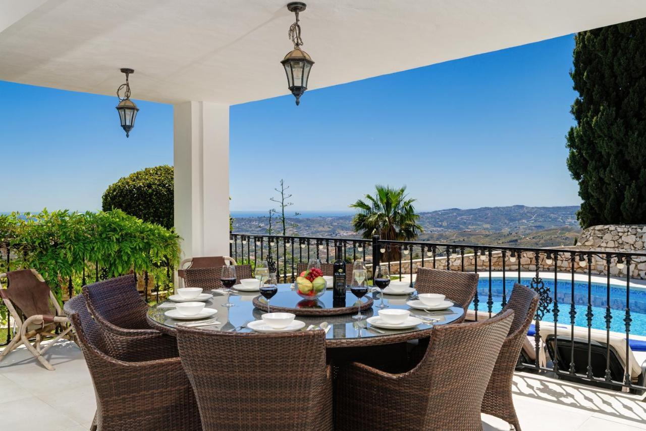 La Escala - 6 Bedroom Villa With Pool 米哈斯 外观 照片