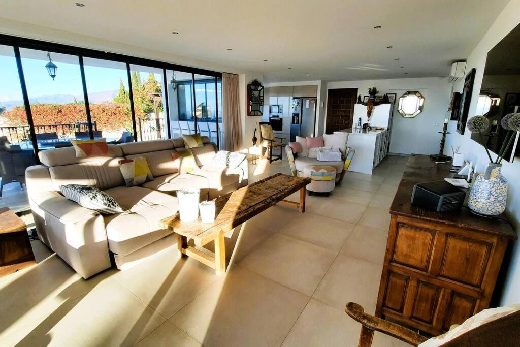 La Escala - 6 Bedroom Villa With Pool 米哈斯 外观 照片