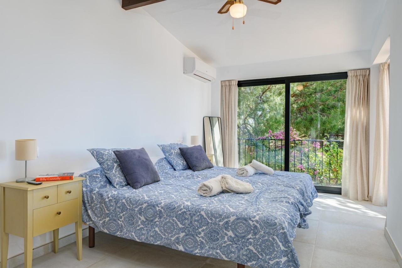 La Escala - 6 Bedroom Villa With Pool 米哈斯 外观 照片